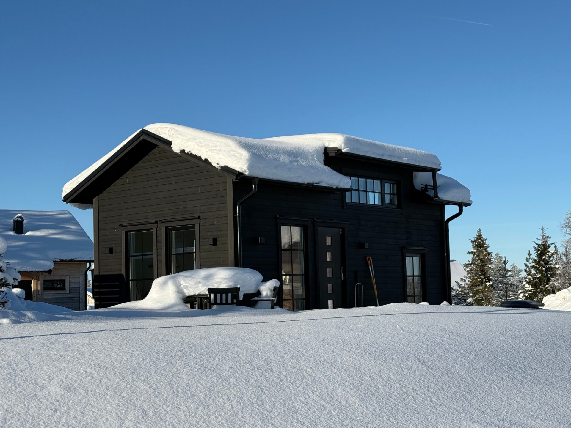 Toppmodernt attefallshus med 4 bäddar